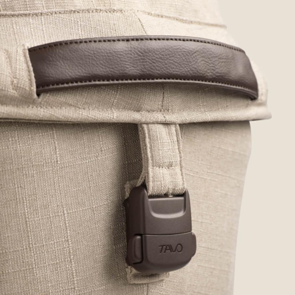 Close up of the MagneTech Secure Snap Buckle on the Maeve pet car seat in Fawn fashion.